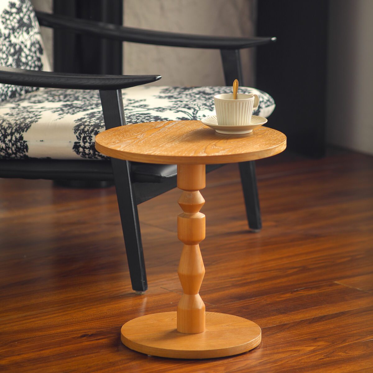 Vintage Turned-Leg Wood Side Table - Retro Round Accent Table for Living Room - Image 3